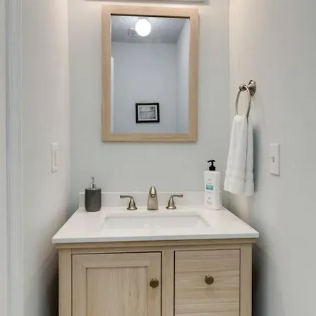 Beautiful 3 Bedroom- Free Parking 2m To Broadway * Nashville
