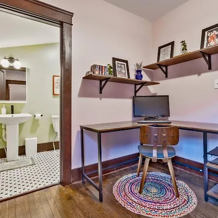 Bright In Hip East Walk To 5 Points - Only 2 Miles To Downtown Holiday home *
