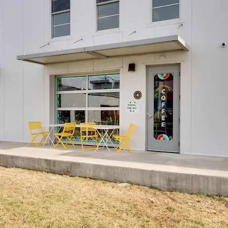 Urban Oasis Spacious King Bed Free Parking Apartment Nashville