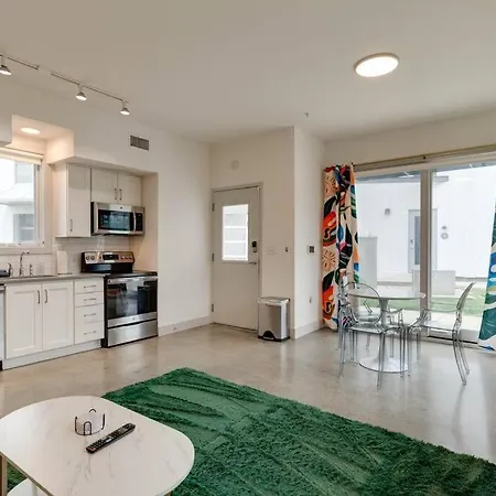 Urban Oasis Spacious King Bed Free Parking Apartment Nashville