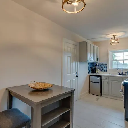 Bohemian Retreat Sleeps 6, Two Miles From Broadway! Nashville