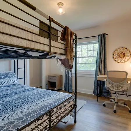 Bohemian Retreat Sleeps 6, Two Miles From Broadway! * Nashville