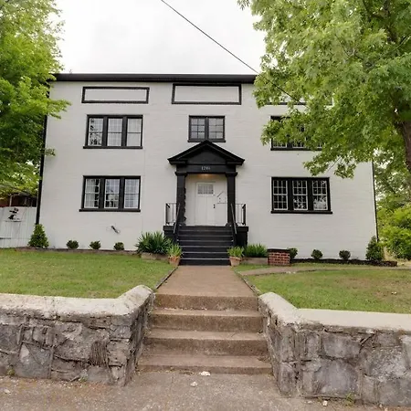 Bohemian Retreat Sleeps 6, Two Miles From Broadway! *