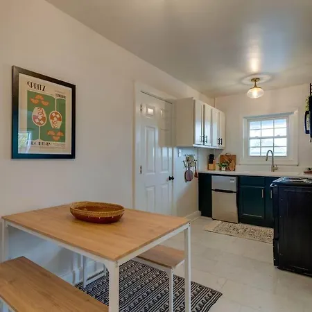 Southern Charmer Close To Broadway Sleeps 8 Apartment *