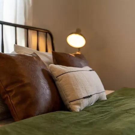 Southern Charmer Close To Broadway Sleeps 8 *