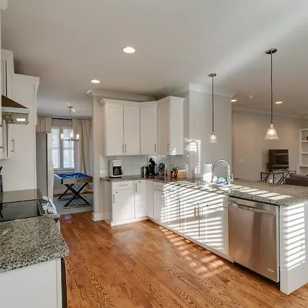 Holiday home 4bd Haven In The Nations, Walk To Bars And Restaurants! Minutes To Broadway! *