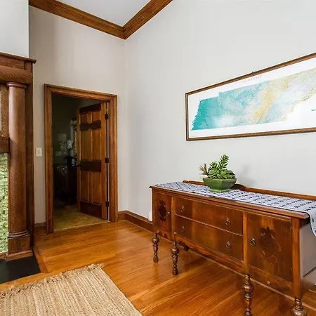Prime Location In 12south, Walkable To Shopping & Dining Holiday home *