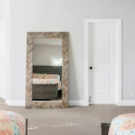 Southern Charm Downtown, Walk To Farmers Market & Holiday home *