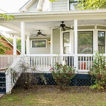 Holiday home Southern Charm Downtown, Walk To Farmers Market &