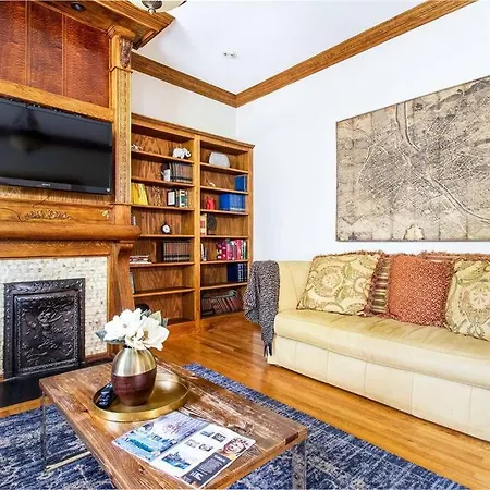 Prime Location In 12south, Walkable To Shopping & Dining Holiday home *