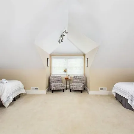Holiday home Prime Location In 12south, Walkable To Shopping & Dining Nashville