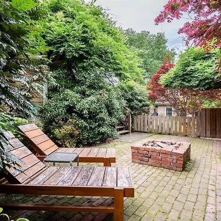 Prime Location In 12south, Walkable To Shopping & Dining *
