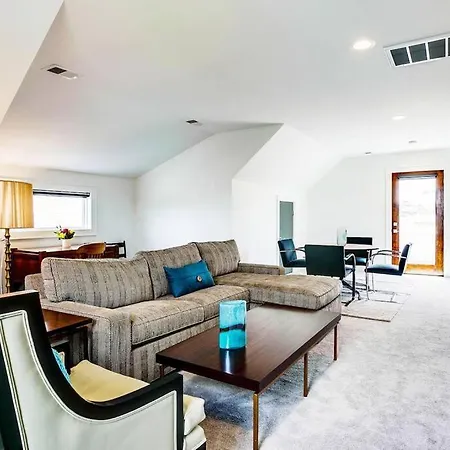 Holiday home Rooftop, Walk To Restaurants, Printers Alley, Downtown *