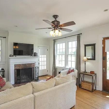 Golf Views, Porch Vibes, 3mi To Broadway!