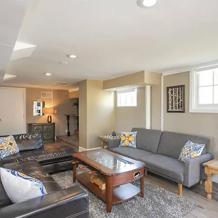 Golf Views, Porch Vibes, 3mi To Broadway! * Nashville