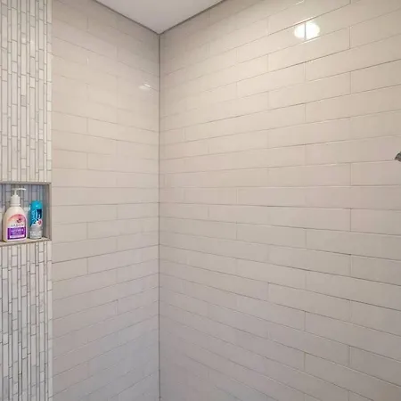 Views, Under 2mi Broadway, Gated Parking Holiday home *