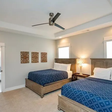 Views, Under 2mi Broadway, Gated Parking Holiday home