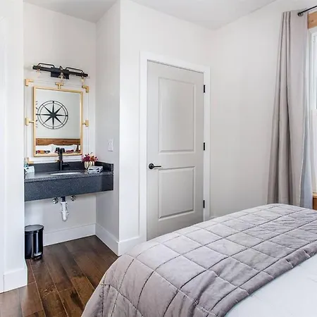 Historic Loft 2mi To Broadway On-site Speakeasy Apartment