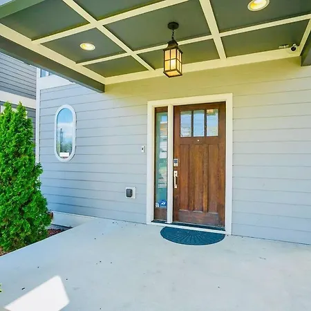 Views, Under 2mi Broadway, Gated Parking Holiday home Nashville