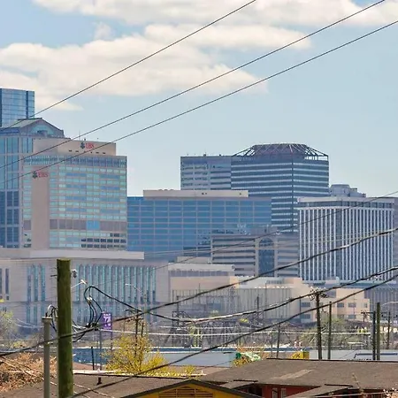 Holiday home Views, Under 2mi Broadway, Gated Parking Nashville