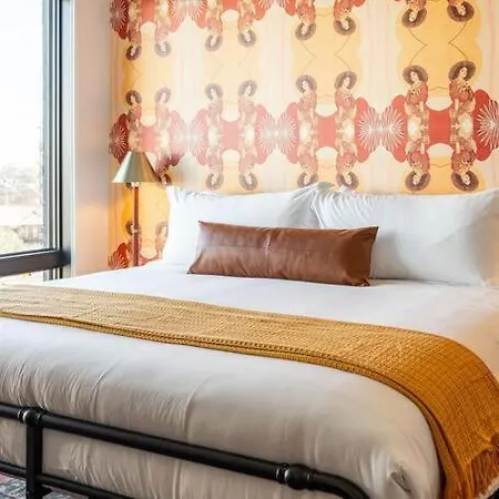2 Side By Side Units, The Honky Tonk Party Pads, Parking Gym Pool *