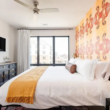 Apartment Downtown Midtown Vanderbilt, Honky Tonk Party Pad 1, Parking Gym Pool Nashville