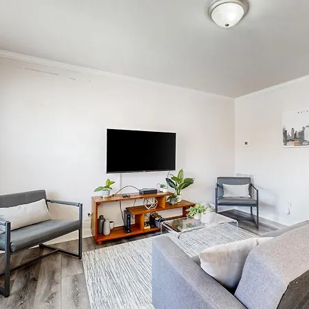 Capitol Hill Retreat A, B, C Apartment