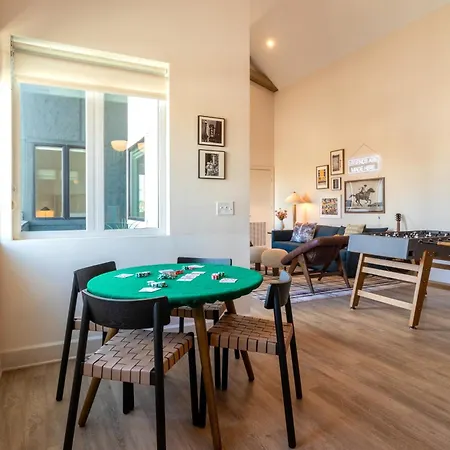 Conway Buyout - 2 Units By Avantstay *