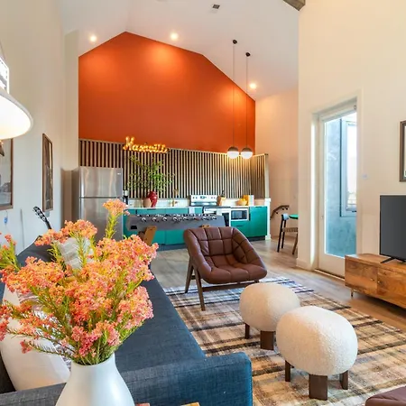 Conway Buyout - 2 Units By Avantstay