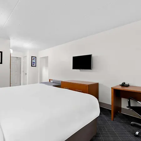 Hotel Comfort & Near Tanger Outlets I-24 Antioch