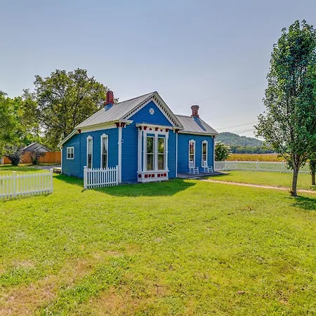 Bright Whites Creek Home: 12 Mi To Dtwn Nashville! Holiday home *