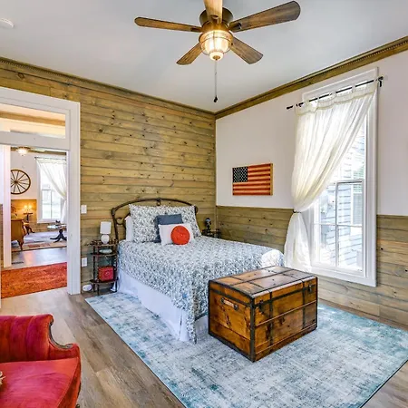 Holiday home Bright Whites Creek Home: 12 Mi To Dtwn Nashville! Nashville