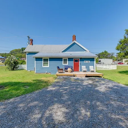 Bright Whites Creek Home: 12 Mi To Dtwn Nashville! Holiday home Nashville