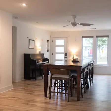 Restful Sanctuary Minutes From Downtown *