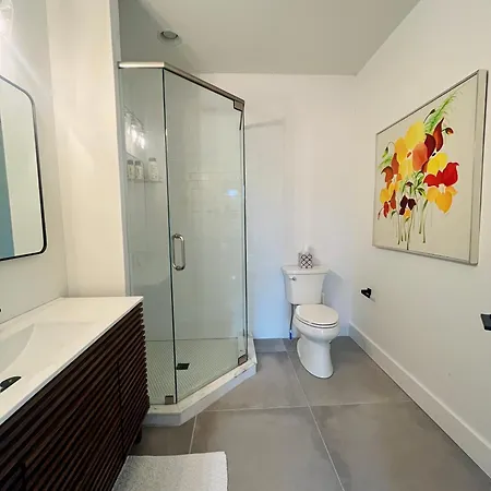 Holiday home Restful Sanctuary Minutes From Downtown