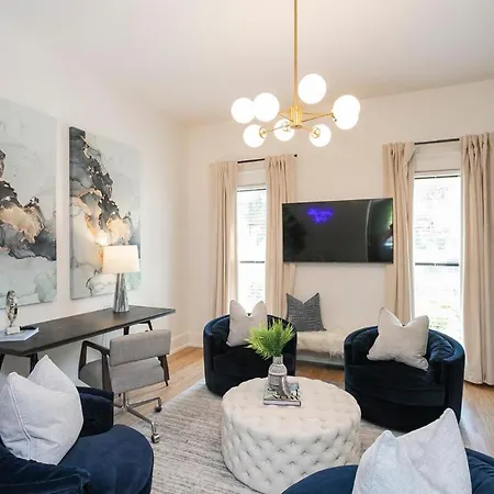 Summer End Sale Prime Location Holiday home