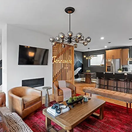 Unwind In Opulence 4br 4ba Near Broadway Nashville