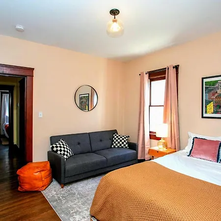 Holiday home Bright In Hip East Walk To 5 Points - Only 2 Miles To Downtown Nashville