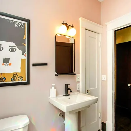 Bright In Hip East Walk To 5 Points - Only 2 Miles To Downtown Holiday home Nashville