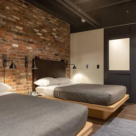 Moxy Downtown