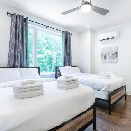 Holiday home 6 Bedroom Quiet Townhome! 6min To Airport & 15min To Downtown! Nashville