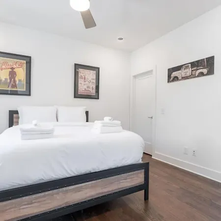 6 Bedroom Quiet Townhome! 6min To Airport & 15min To Downtown! Nashville
