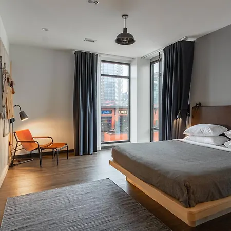 Moxy Downtown
