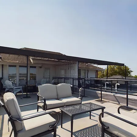 Overlook Plains-priv Rooftop Deck-mins To Broadway