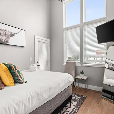 Holiday home Modern Townhouse Near Vandy And Parthenon *