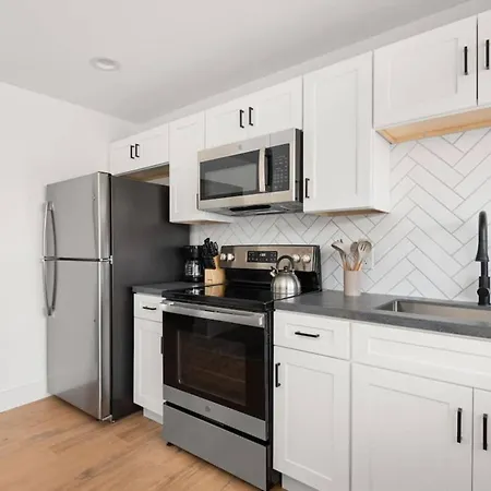 Apartment Vibes- Stay, Play, And Relax Unit 5b Apts