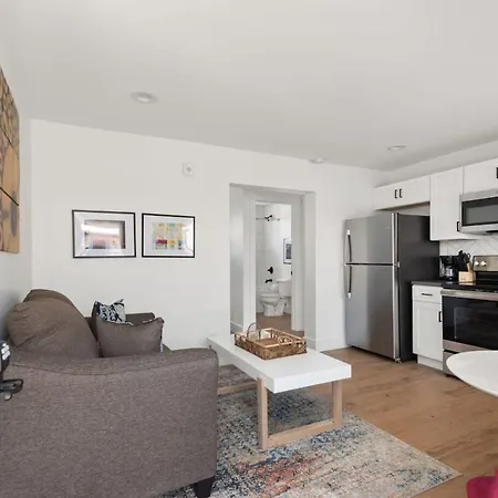 Apartment Vibes- Stay, Play, And Relax Unit 5b Apts *