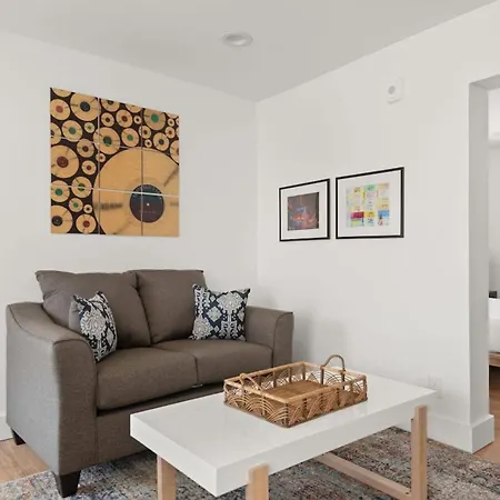 Apartment Vibes- Stay, Play, And Relax Unit 5b Apts *