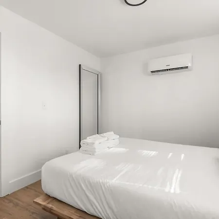 Apartment Nest- Contemporary Living Unit 2b Apts