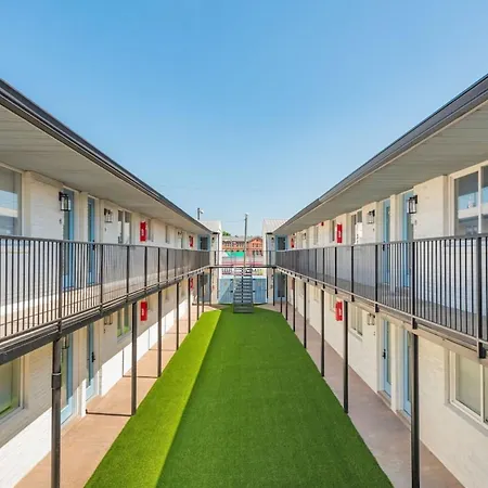 Nest- Contemporary Living Unit 2b Apts Apartment *
